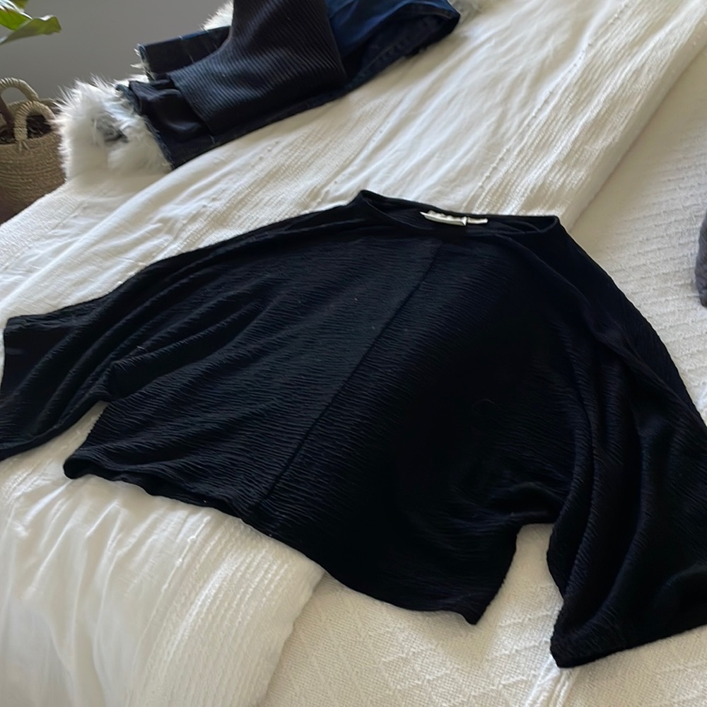 Black light weight sweater. XS, dolman sleeve, unstructured.